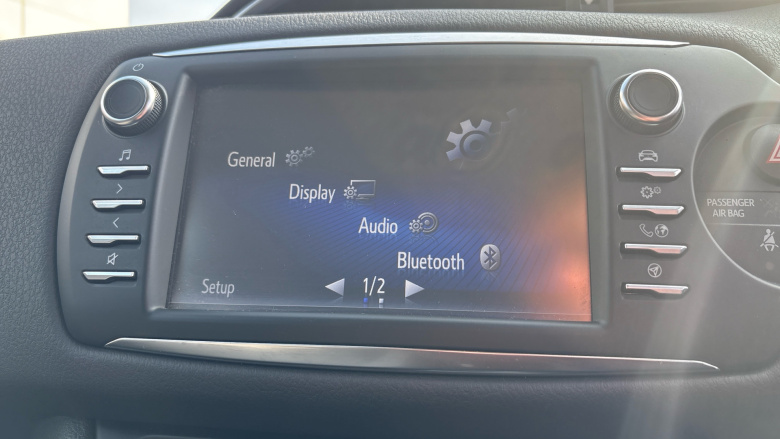 Toyota Yaris 1.5 Hybrid Y20 5dr CVT [Bi-tone] Hybrid Hatchback